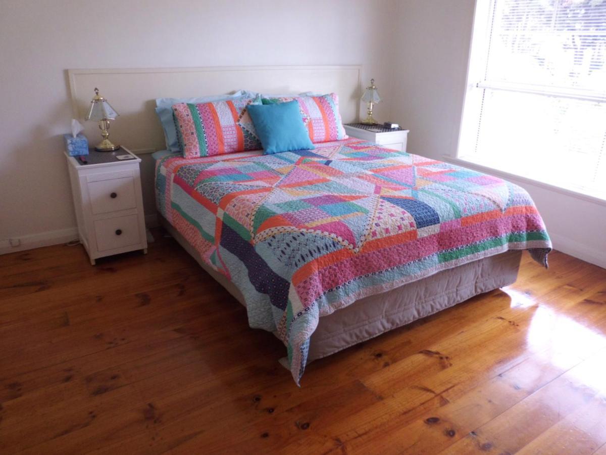 Glenelg Sea-Breeze Bed & Breakfast Adelaide Bagian luar foto
